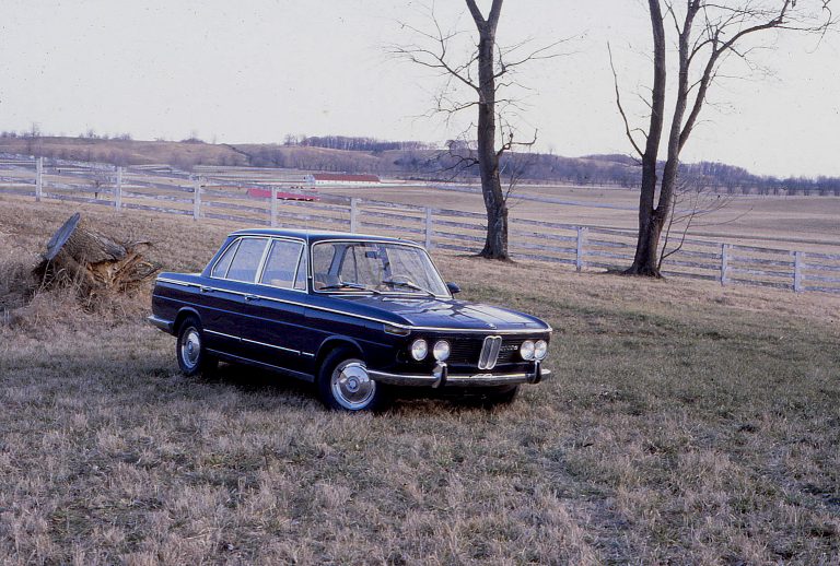 BMW 2000Tilux: A sports car for sharing