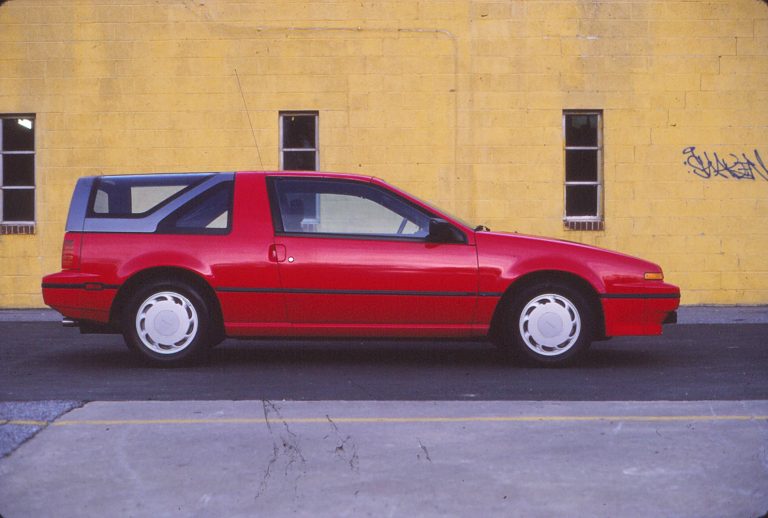 Boom Box or Sports Car: Nissan Pulsar NX Sportbak