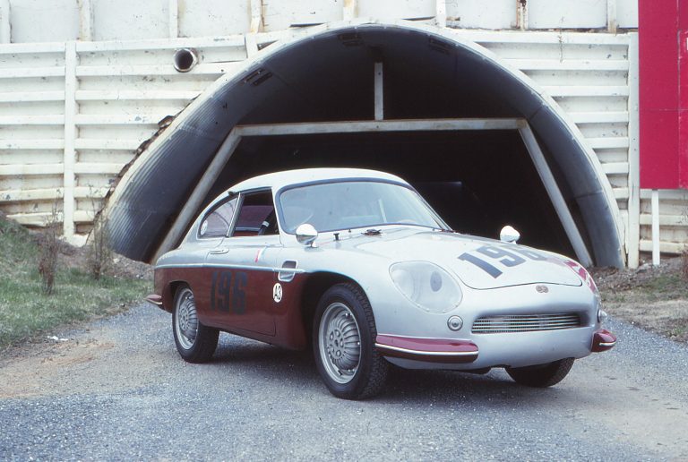 1959 Deutsch-Bonnet HBR5: Frenchmen team for Panhard-powered bulbous bullet