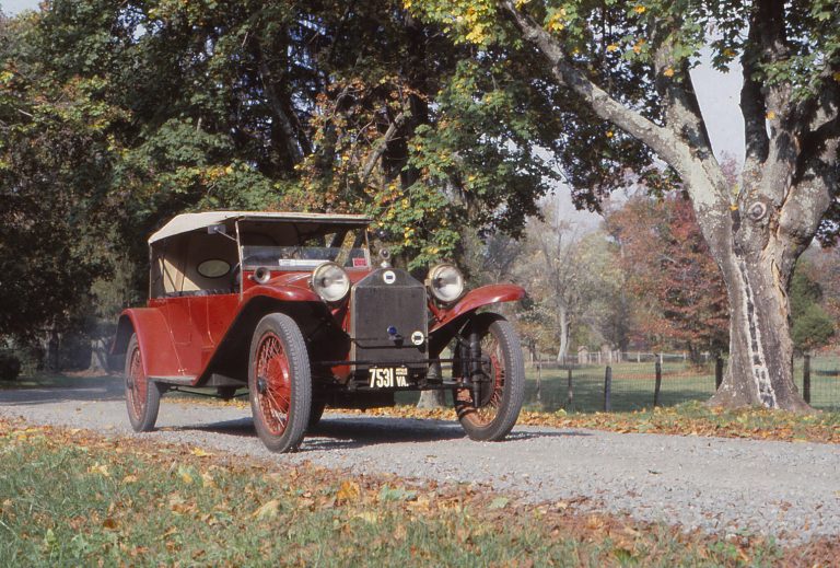 Lancia Lambda: Sometimes one head is better than two