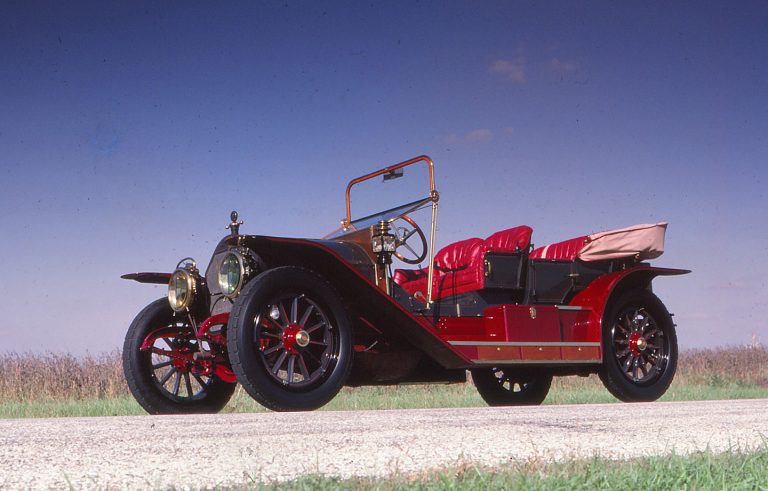 1912 Simplex 50 HP Tourabout: Quality construction, sporting luxury powered by 10 liters